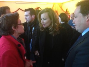 Credit Quentin Clement - ici Valerie Trierweiler en visite dans sa ville natale accompagnés de  Frédéric Béatse., ancien Maire d'Angers 