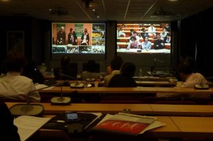 Visioconférence à l’amphithéâtre de la maternité, CHU d’Angers.