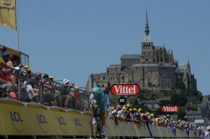  © A.S.O. / P.Perreve  - Un contre-la-Montre qui arrive au Mont-saint-Michel