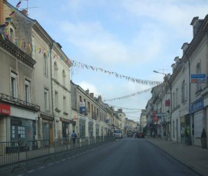 Le centre-ville de Baugé, tôt ce matin avant le passage des coureurs du Tour de France