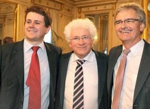 Luc Belot, Marc Goua (ici au centre)  et Serge Bardy, lors de leurs élections à la députation