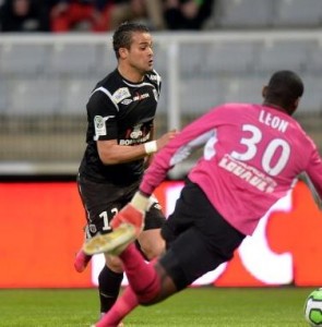 Archives AFP. Ayari, une nouvelle fois ouvre la marque pour Angers SCO