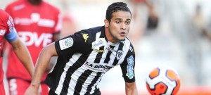 LFP - Khaled Ayari reste dans le coup, inscrivant son neuvième but de la saison face à Troyes.