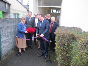 Archive Credit Ville d'Angers. Inauguration de la plateforme des aidants à Angers par l'ancien Maire, Frédéric Béatse