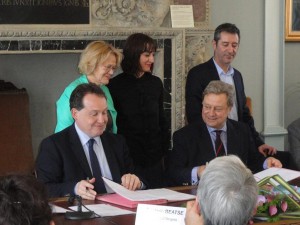  Frédéric Béatse, maire d'Angers, et François Burdeyron, préfet de Maine-et-Loire, ont signé la nouvelle convention "Angers Ville d'art et d'histoire"