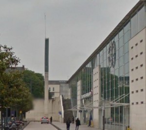 Google - la tour de l'horloge à la gare d'Angers