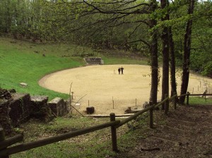 Vue de l’arène de l’amphithéâtre de Gennes.  Photographe : Gilbert Boisbouvier  