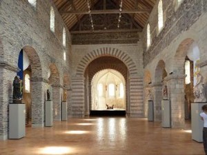 Credit Sehmur.Nef de la Collégiale Saint-Martin d'Angers, Maine-et-Loire, Pays de la Loire, France.