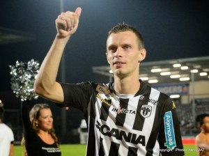 Credit Yann Luat pour Angers SCO - Romain Thomas libère les angevins dans les dernières minutes du match et donne un tour de plus à Angers SCo en  Coupe de La Ligue. 