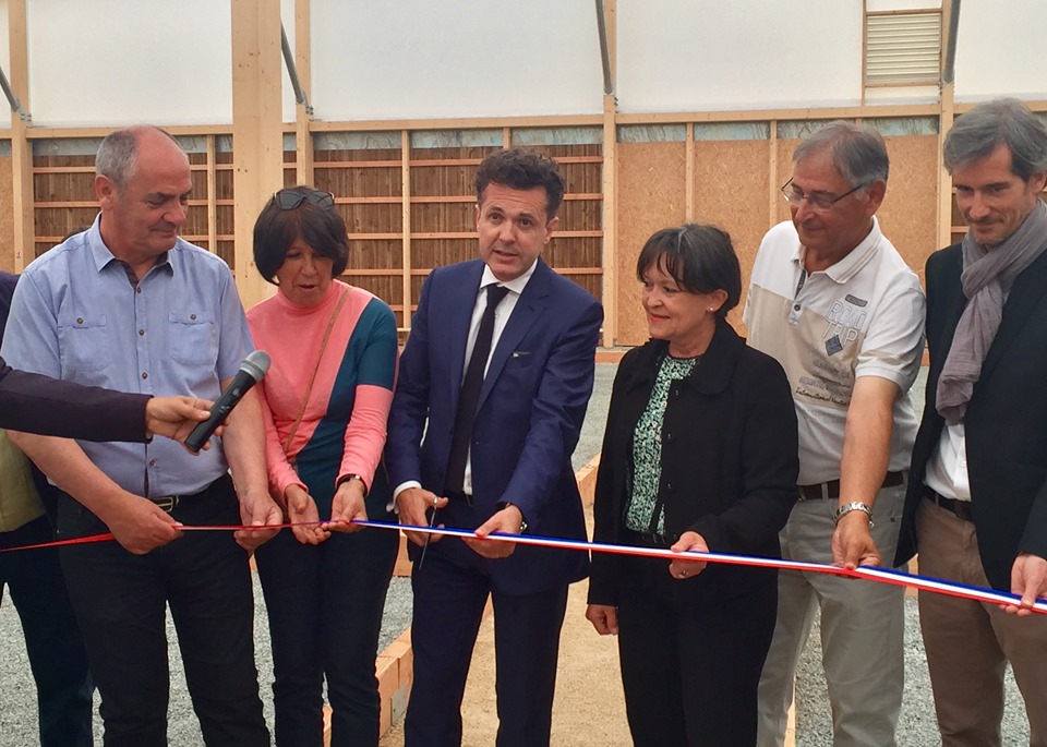 Inauguration officielle en présence du maire Christophe Béchu et de Roselyne Bienvenu, adjointe au Sports et aux Loisirs